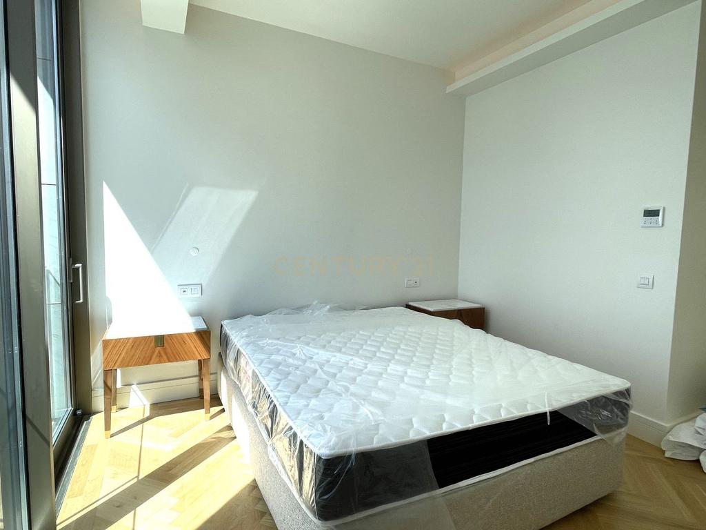 Moradia T3+1 em Cascais com Piscina Privada, Varandas e Jardim - Image 10