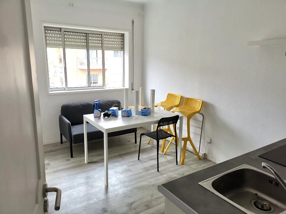 Prédio à rua D. Afonso Henriques (Giesta) - Image 5