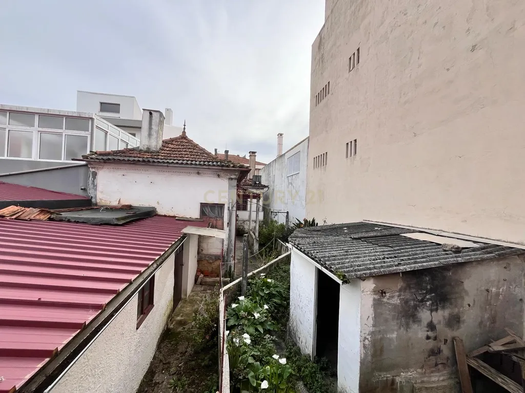 Moradia para reabilitação no Centro da Cidade de Espinho - Image 8