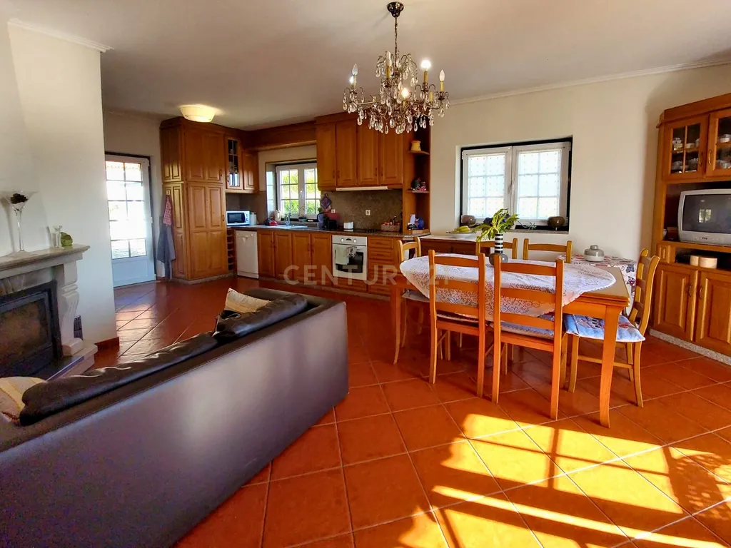 Propriedade com moradia T3 e piscina, Macieira de Cambra - Image 6
