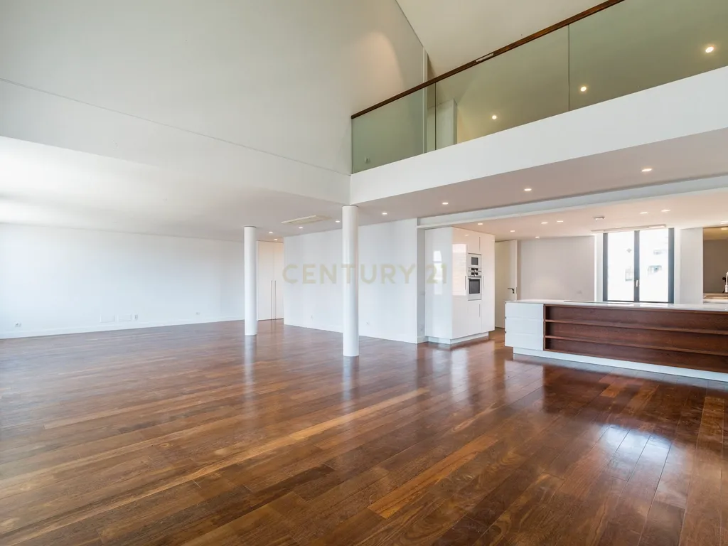 T2 Duplex | Moagem Heritage | Edifício Único e Icónico | Coração de Leiria - Image 8