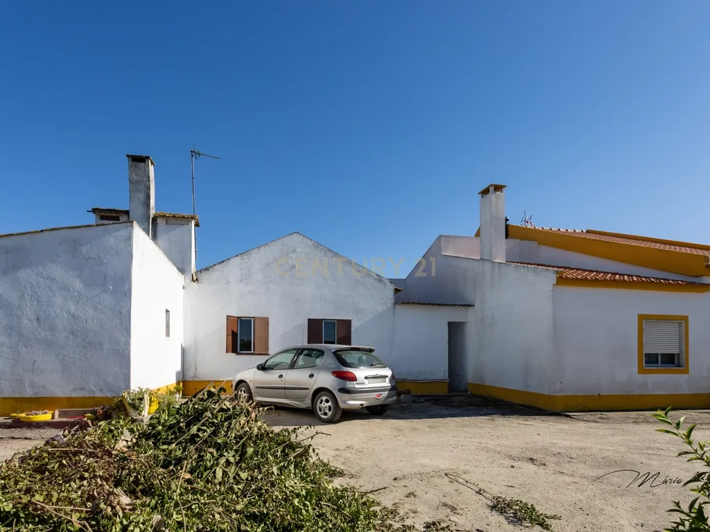 Quinta com Moradia T9 - Santo Isidro de Pegões - Montijo - Image 4
