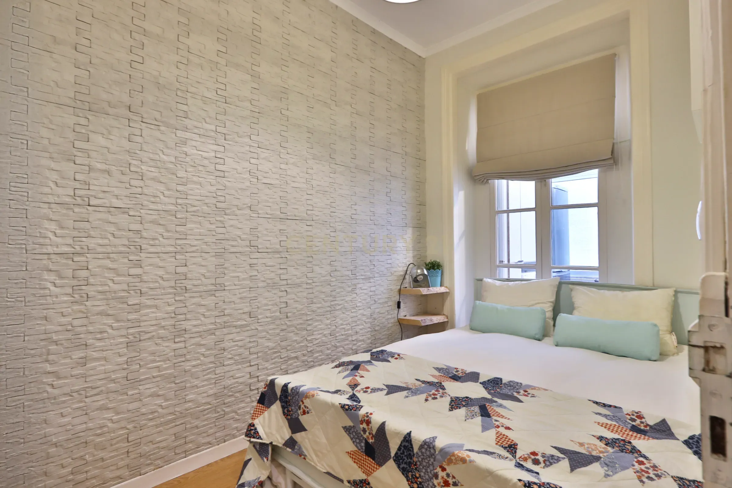 Apartamento T2 em Arroios com pequeno Terraço - Image 8
