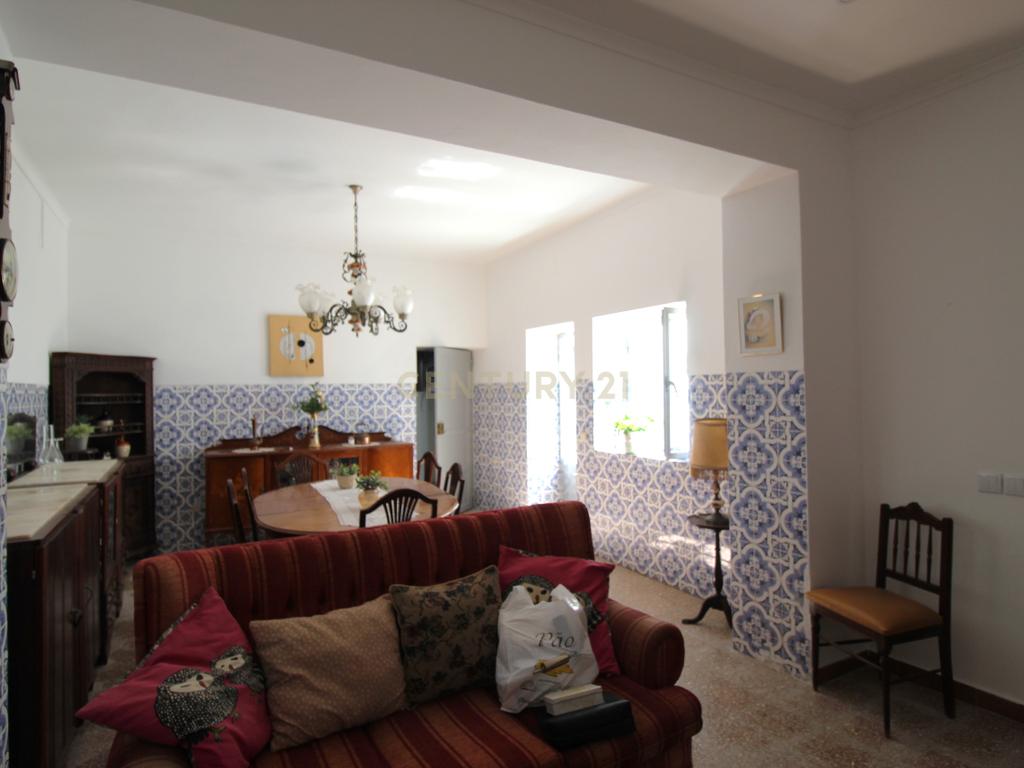 Moradia tradicional, 184 m2, em primeira linha de Santa Luzia. - Image 7