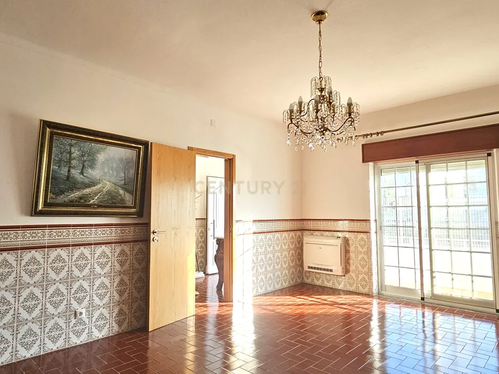 Vila T2+2 em Vendas Novas - Image 8