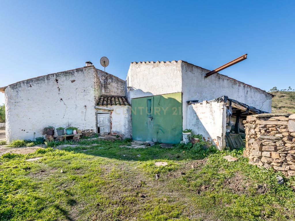 Quinta com moradia para reabilitação, na zona de Messines - Image 6