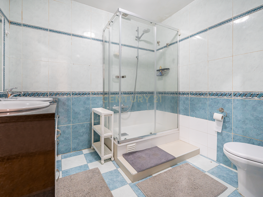 APARTAMENTO T2+1 COM TERRAÇO EM CAMPO DE OURIQUE - Image 8