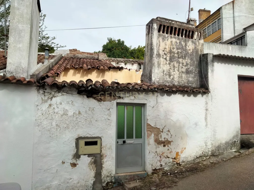 Casa Antiga T2 em Ruína em Montargil - Image 7