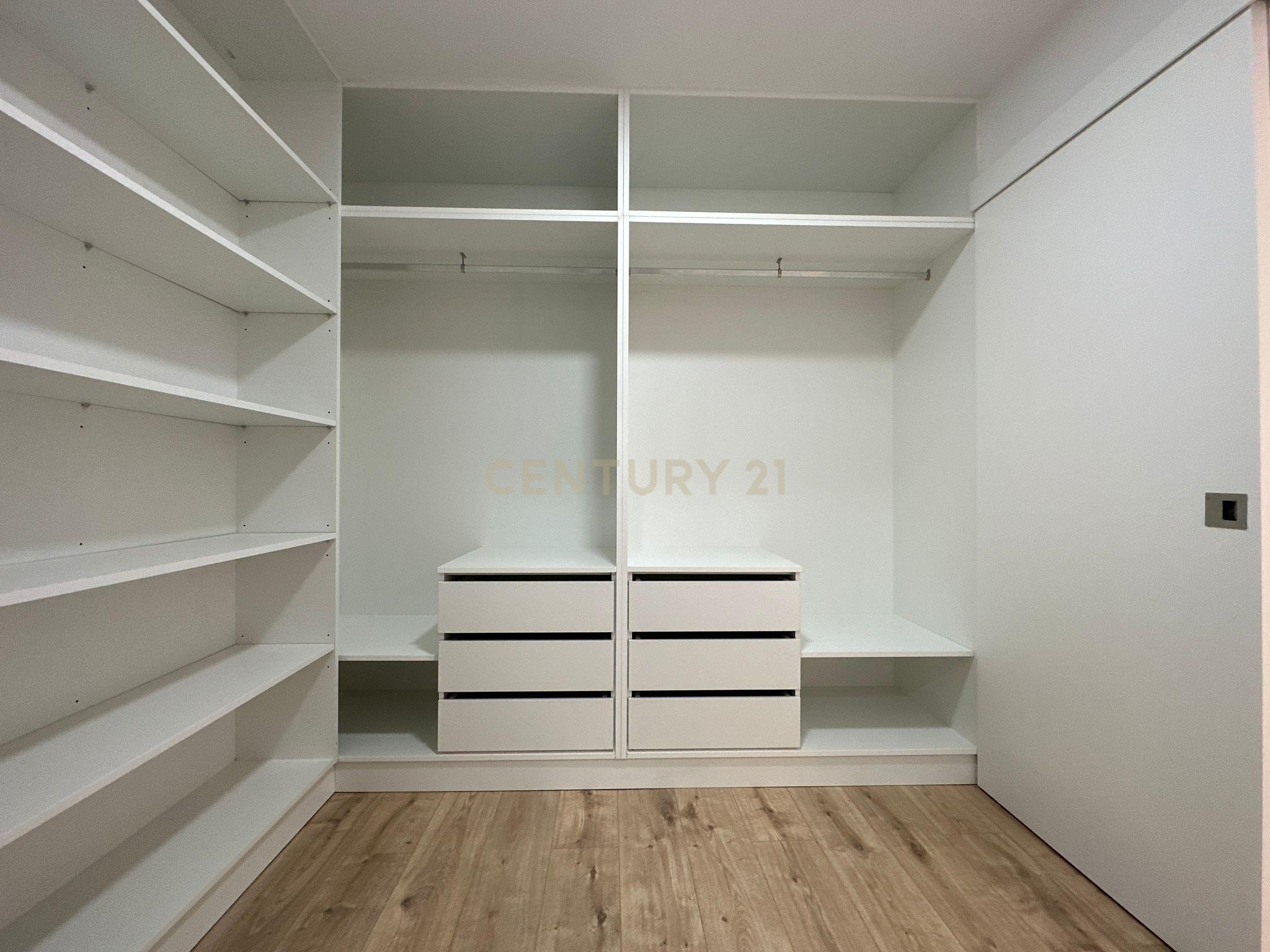 T4 Totalmente Remodelado - Telheiras - Image 15