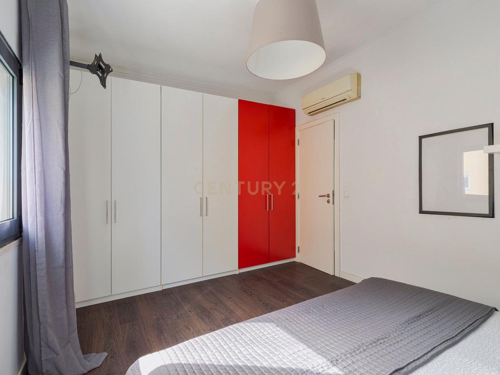 Moradia familiar T6 com anexo T1 independente, num lote com 510m² no Botequim – Charneca da Caparica, Almada - Image 21