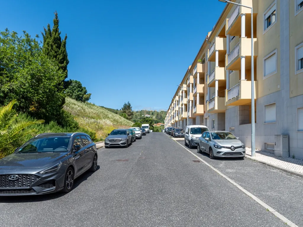 Apartamento T3 Remodelado na Horta dos Vimes - Viva com Conforto e Qualidade em Alenquer. - Image 35