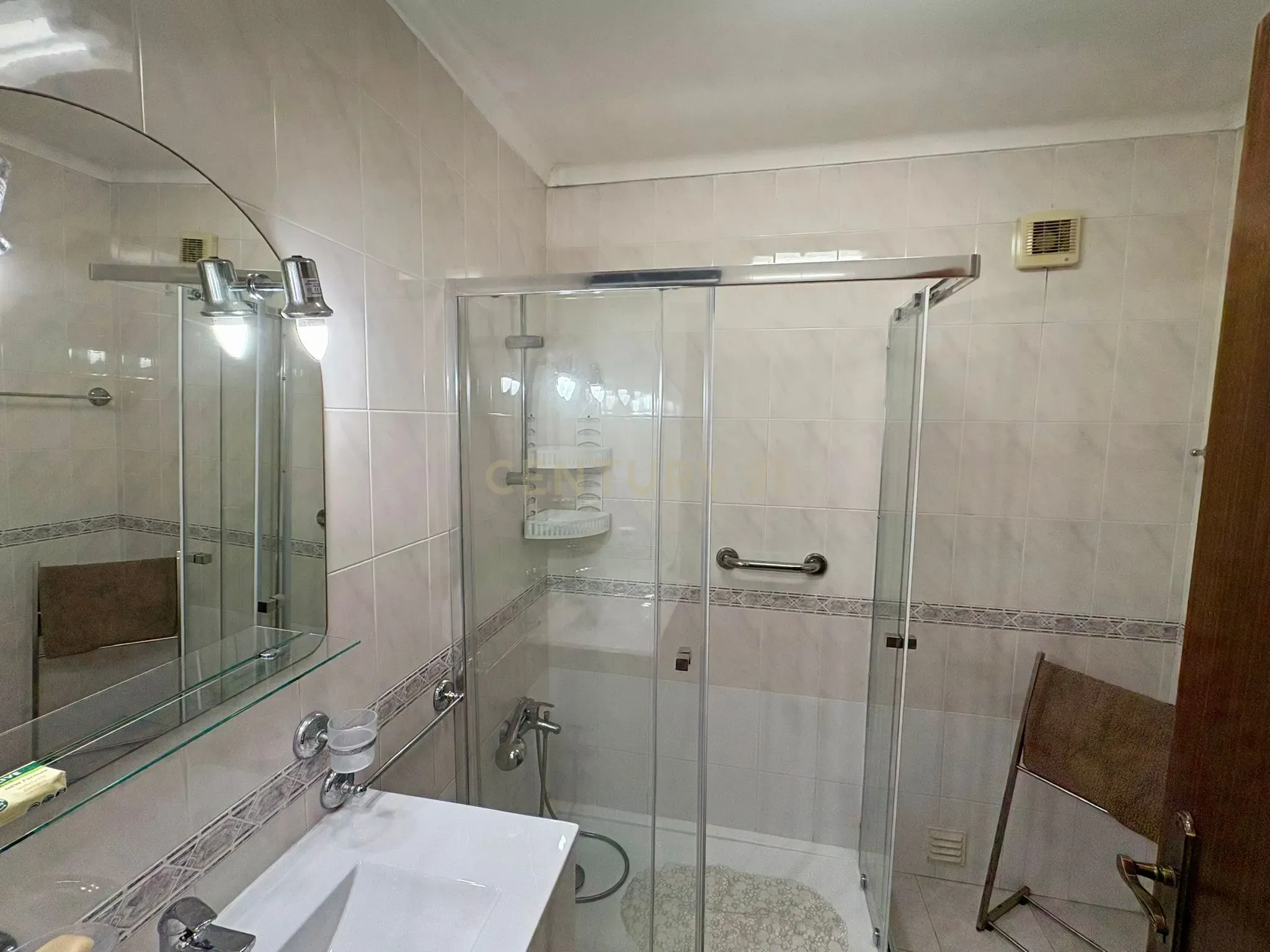 Fotografia 9 de Apartamento T1 em São Martinho do Porto