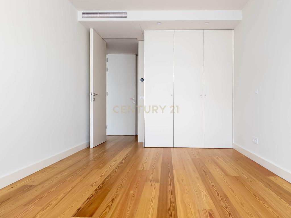 Apartamento T2 Novo nos Jardins da Efanor para arrendamento - Image 17