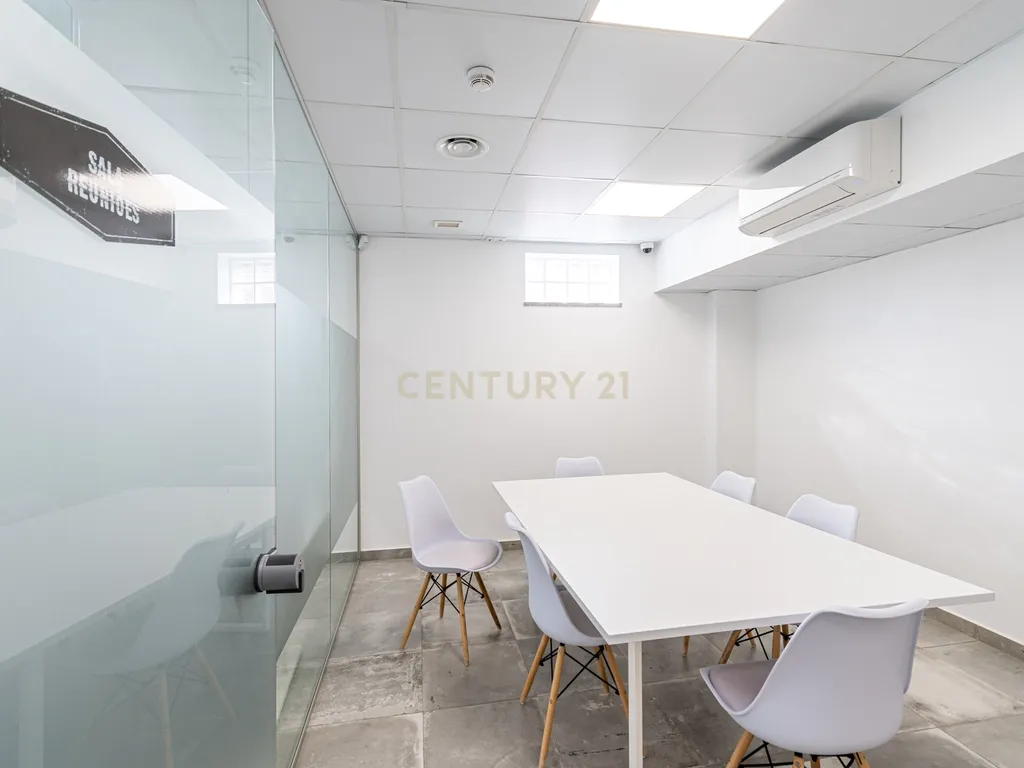 🎯 Oportunidade Única no Centro de Loures! - Image 59