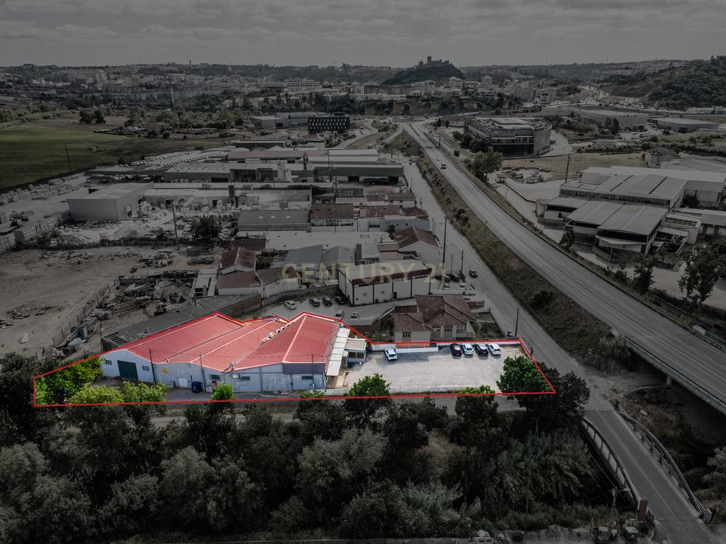 Armazém composto por 3 Edifícios e Amplo Logradouro – Ponte das Mestras, Leiria - Image 3