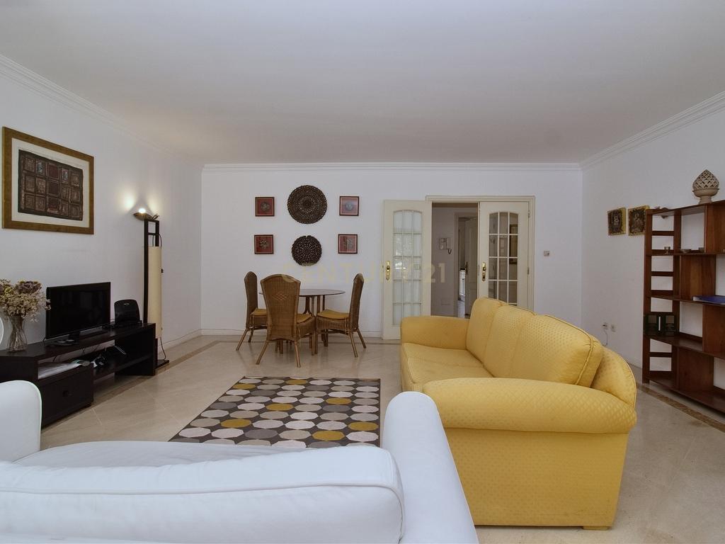 T2 Parede (Buzano) com terraço para arrendar mobilado. - Image 8