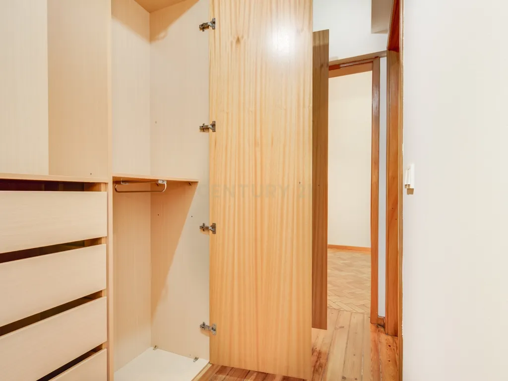 Apartamento T3 | 125 m² | Praça Pasteur – Lisboa - Image 13