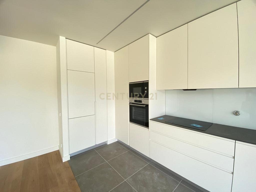 Apartamento T2 Novo com varanda, dois lugares de estacionamento, arrumo e fantásticas vistas sobre o rio - Image 12