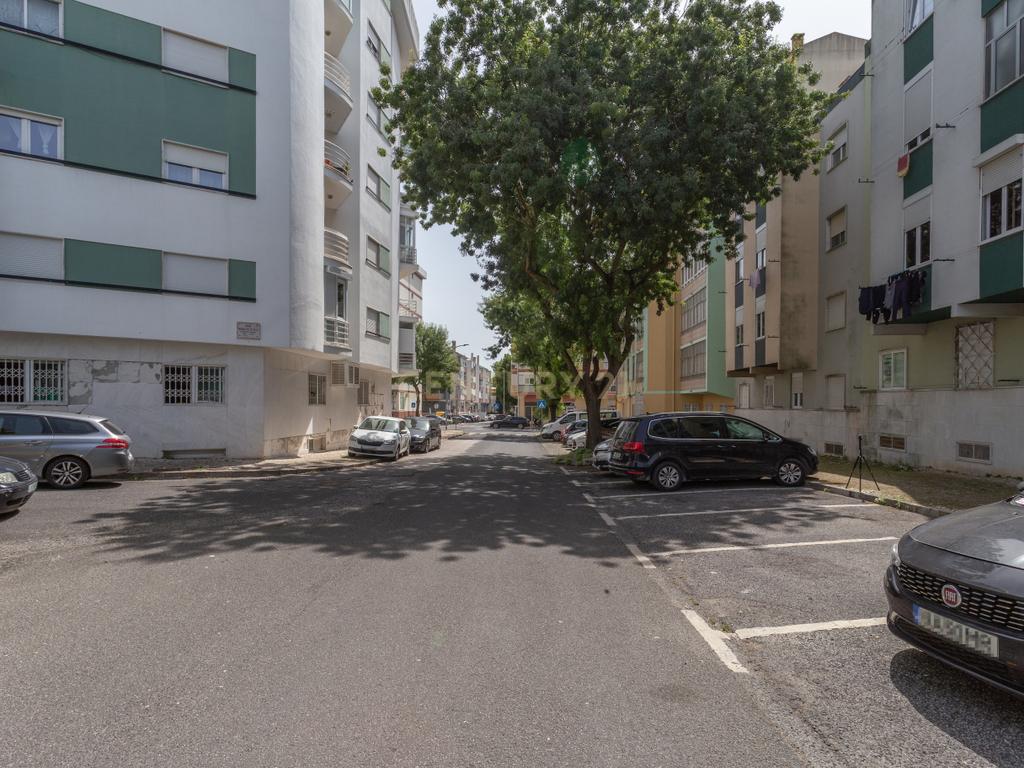 T2 Renovado na Buraca | Modernidade, Conforto e Excelente Localização - Image 29
