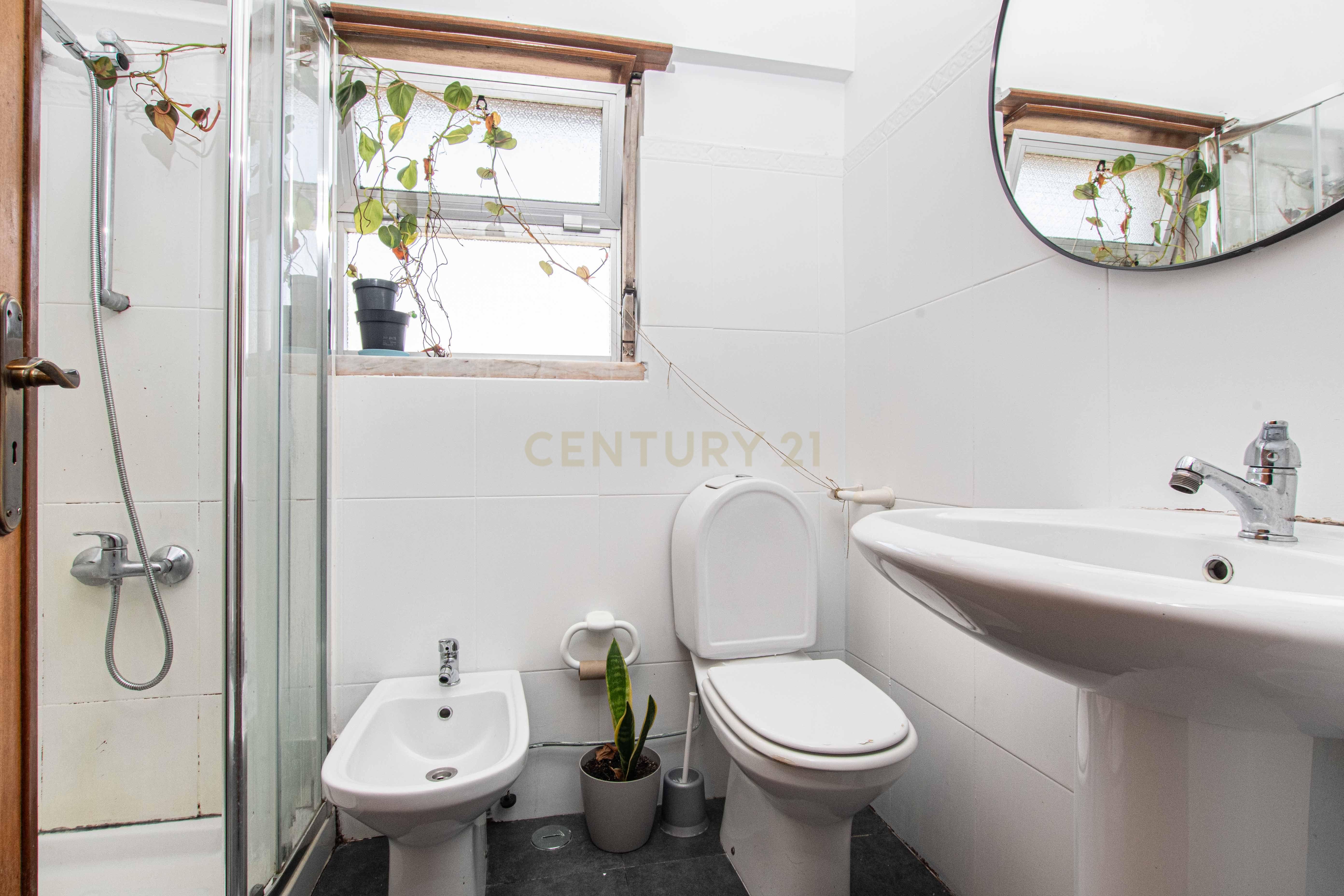Fotografia 10 de Apartamento T3 no Estoril - Fontaínhas