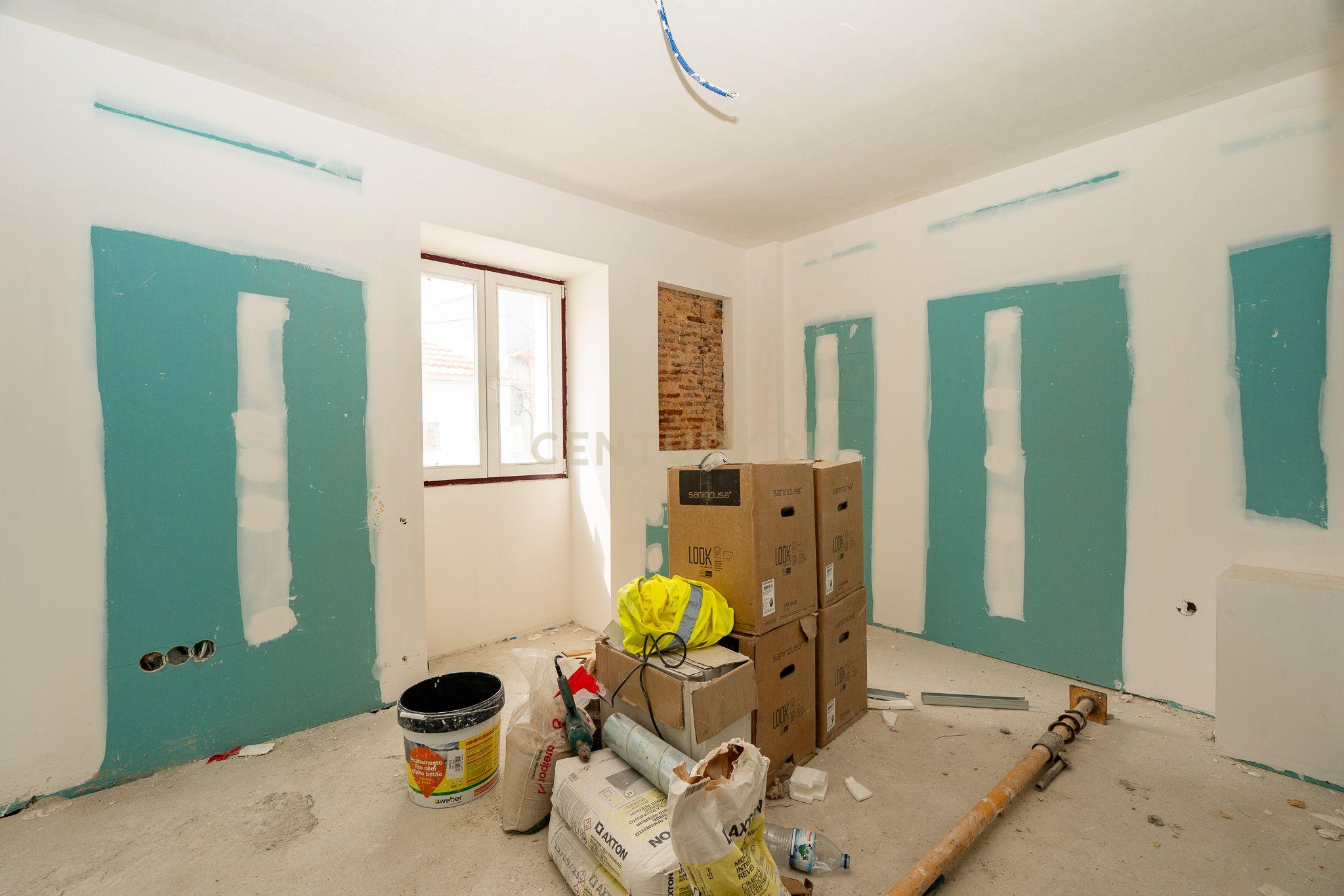 Moradia T4 em Alcântara com Dois Duplex Independentes - Ideal para Habitação e Investimento - Image 32
