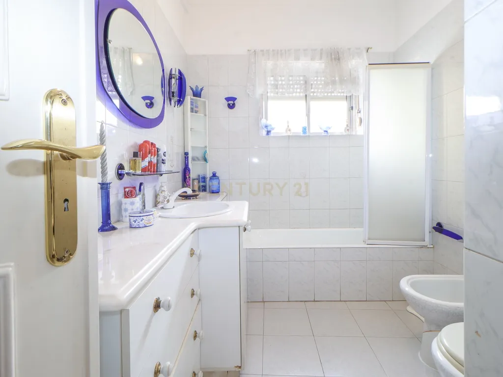 Apartamento T3 no Laranjeiro – Junto à Base Naval do Alfeite | Pronto a Habitar | Elevador - Image 27