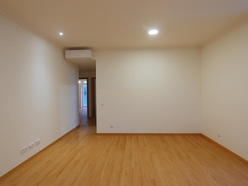 Apartamento T2 para arrendar em Palacete no Lumiar - Image 19