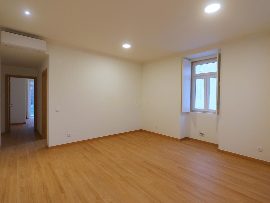 Apartamento T2 para arrendar em Palacete no Lumiar - Image 16