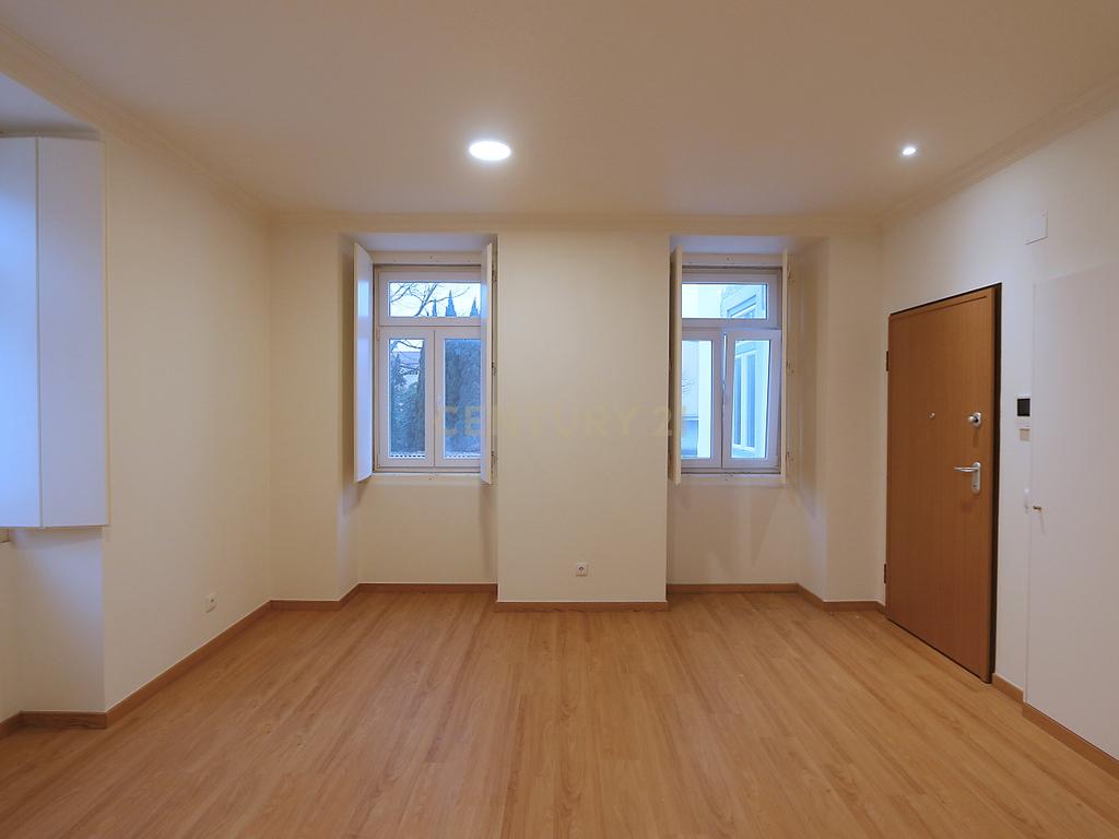 Apartamento T2 para arrendar em Palacete no Lumiar - Image 18