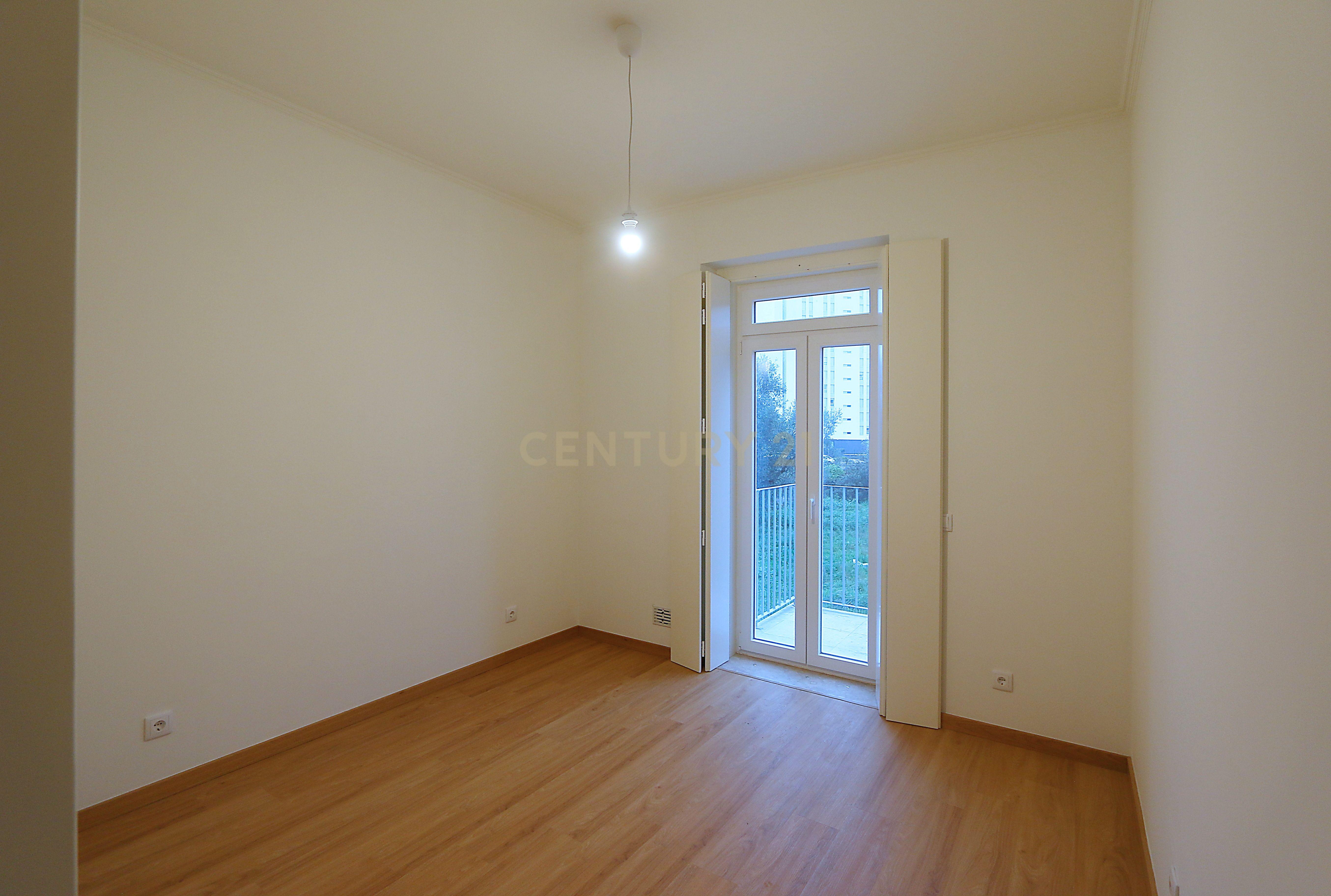 Apartamento T2 para arrendar em Palacete no Lumiar - Image 25