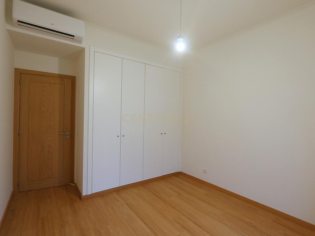 Apartamento T2 para arrendar em Palacete no Lumiar - Image 26