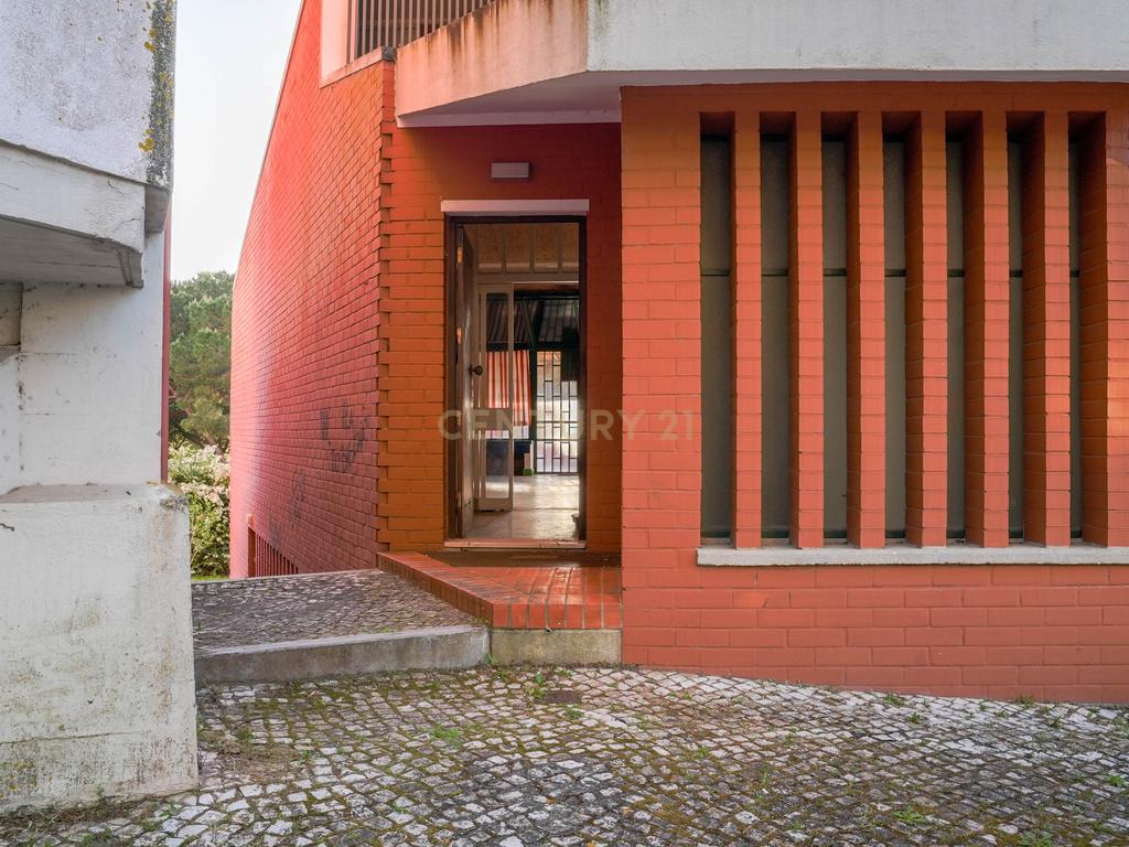  Espaço Versátil com Localização Privilegiada - Image 25