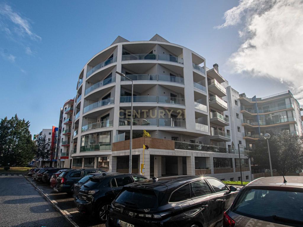 Apartamento T4 com Terraço e Box para 2 Viaturas | Jardim da Amoreira | Odivelas - Image 29