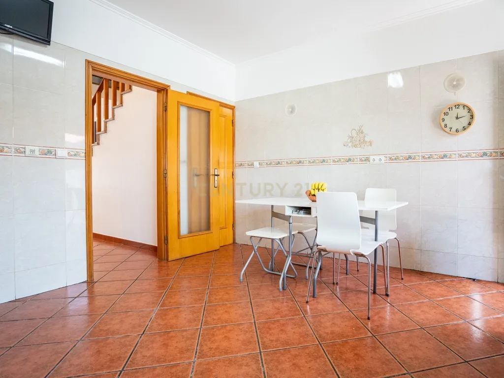 Moradia T3 em Quinta do Conde, Sesimbra - Oportunidade Única - Image 5
