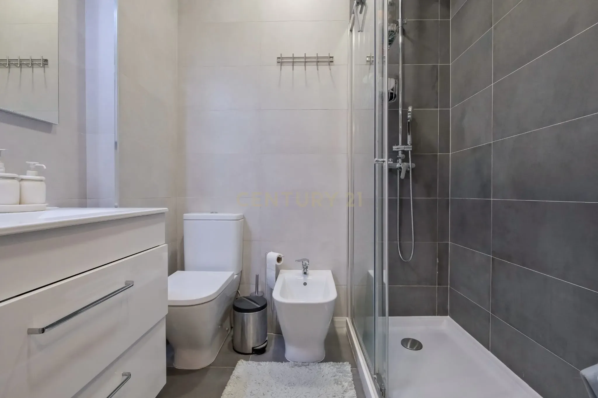 Apartamento T2 Remodelado em Tires - Image 21
