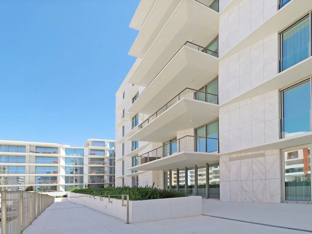 Apartamento T2 Exclusivo com Vista Mar – Totalmente Mobilado e Equipado - Armação de Pêra - Algarve - Image 2