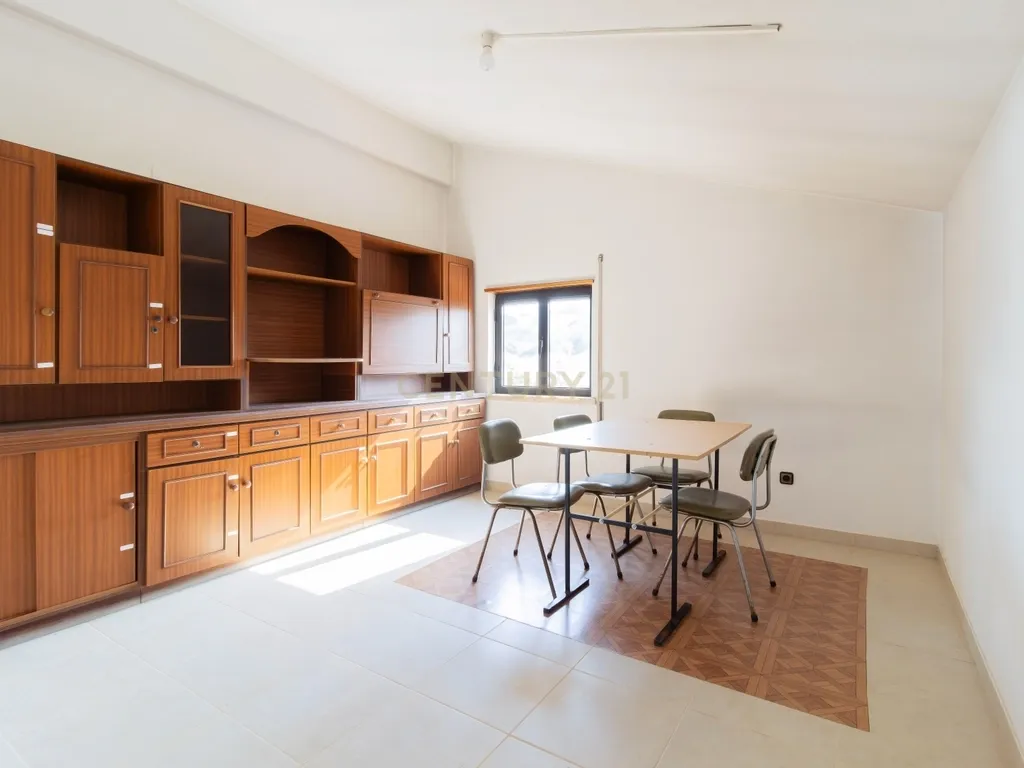 MORADIA EXCLUSIVA EM ALCOBAÇA – CONFORTO, ESPAÇO E POTENCIAL DE INVESTIMENTO! - Image 23
