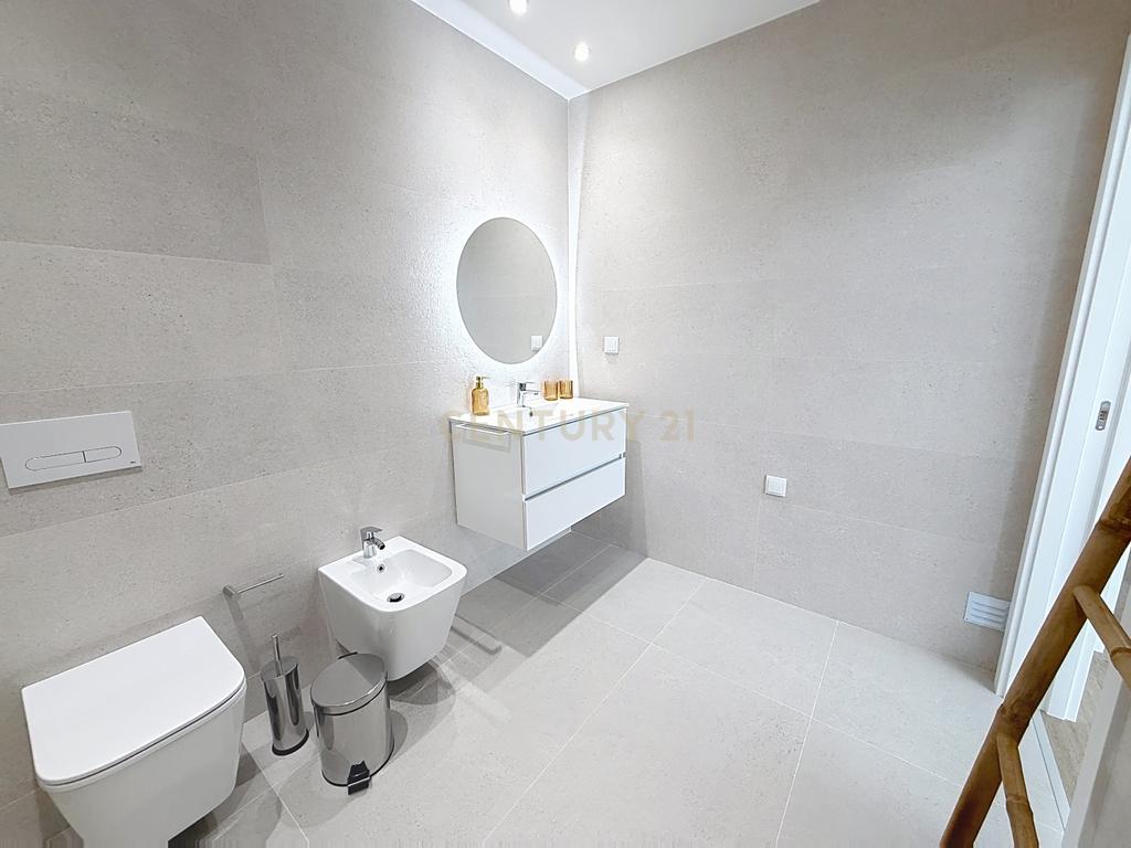 Apartamento Novo com Terraço e Piscina Privativa em Nazaré - Image 37