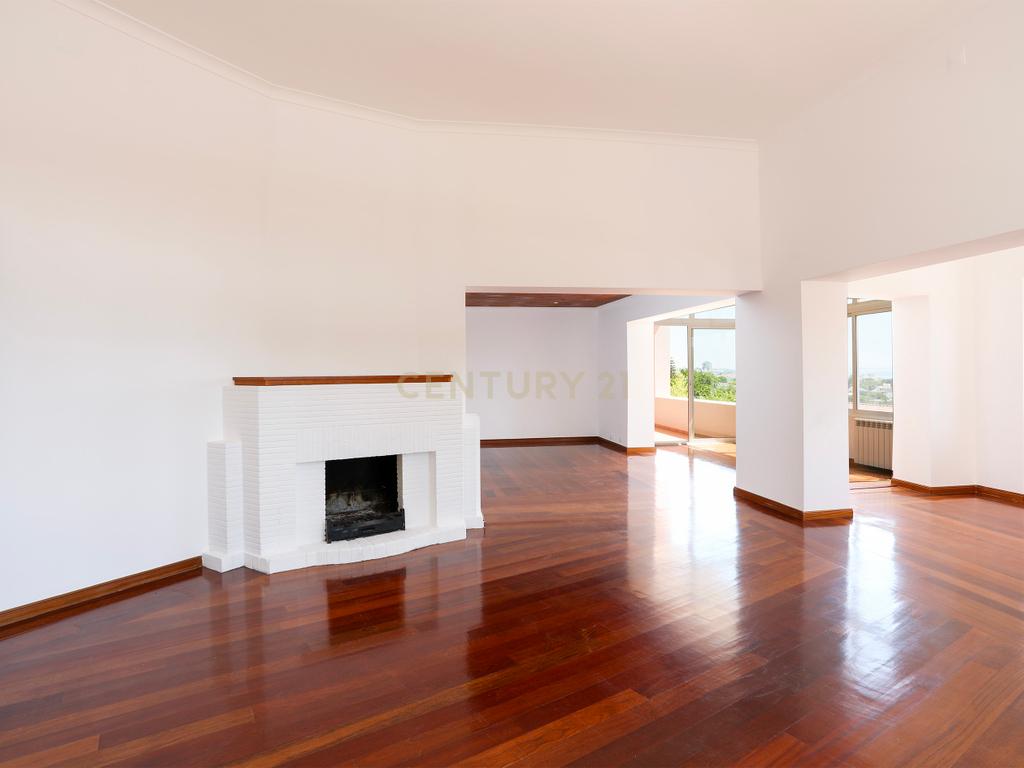 Deslumbrante Moradia T4+1 com Vista Mar e Piscina, Monte Estoril - Image 29
