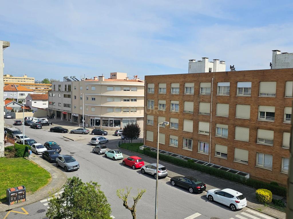 Apartamento T2 com garagem, Matosinhos - Image 13