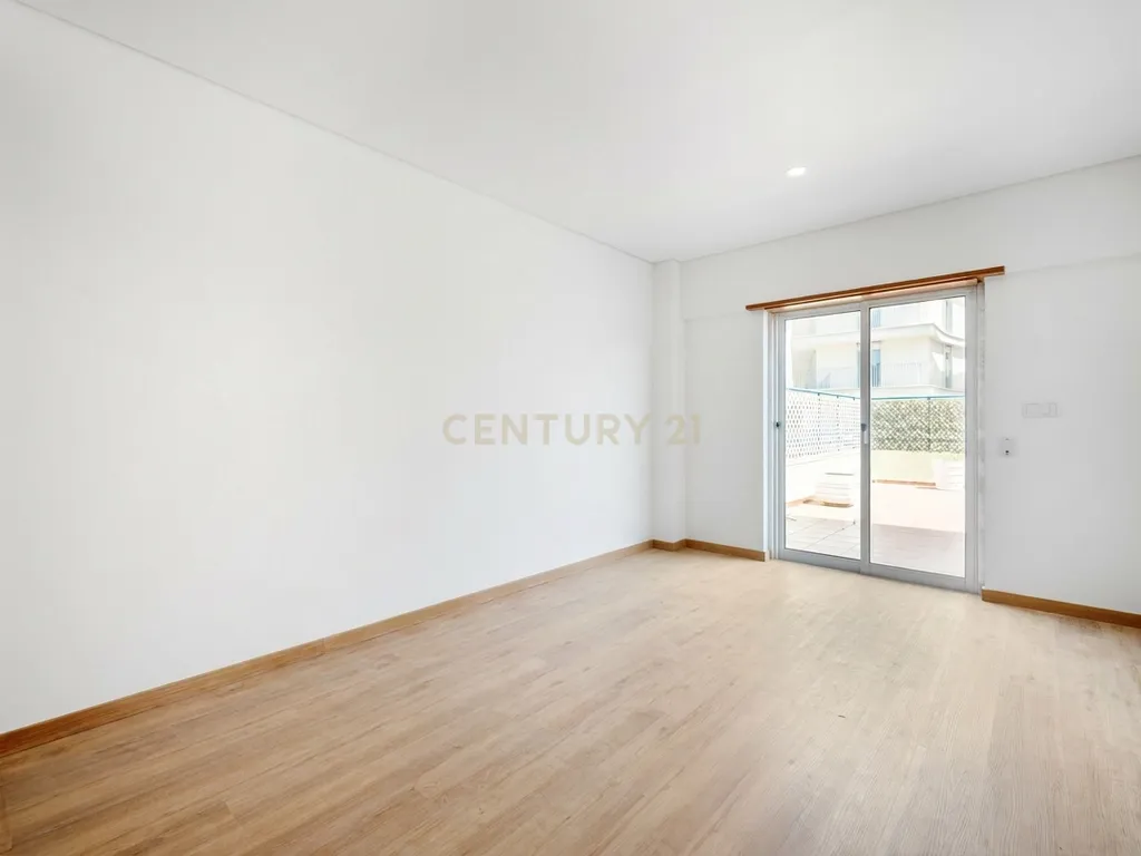 Apartamento T2 Renovado com Terraço de 48 m² e Box para 2 Carros em Carcavelos – a 8 minutos da praia - Image 10