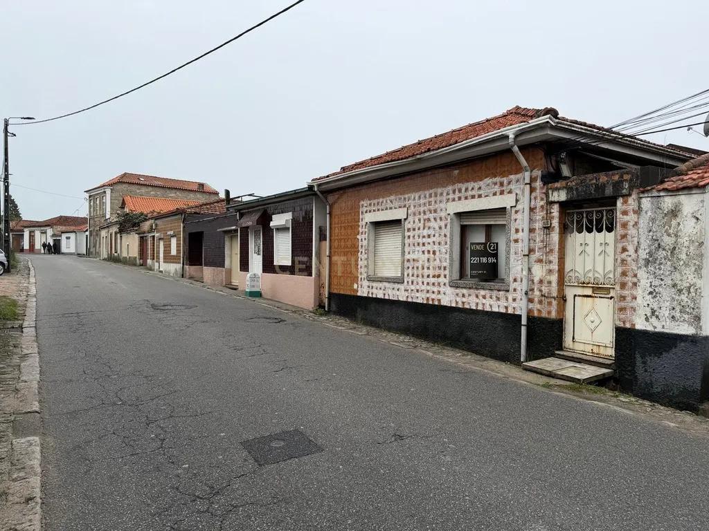 Moradia em Valadares para Restauro ou Reconstrução - Image 15