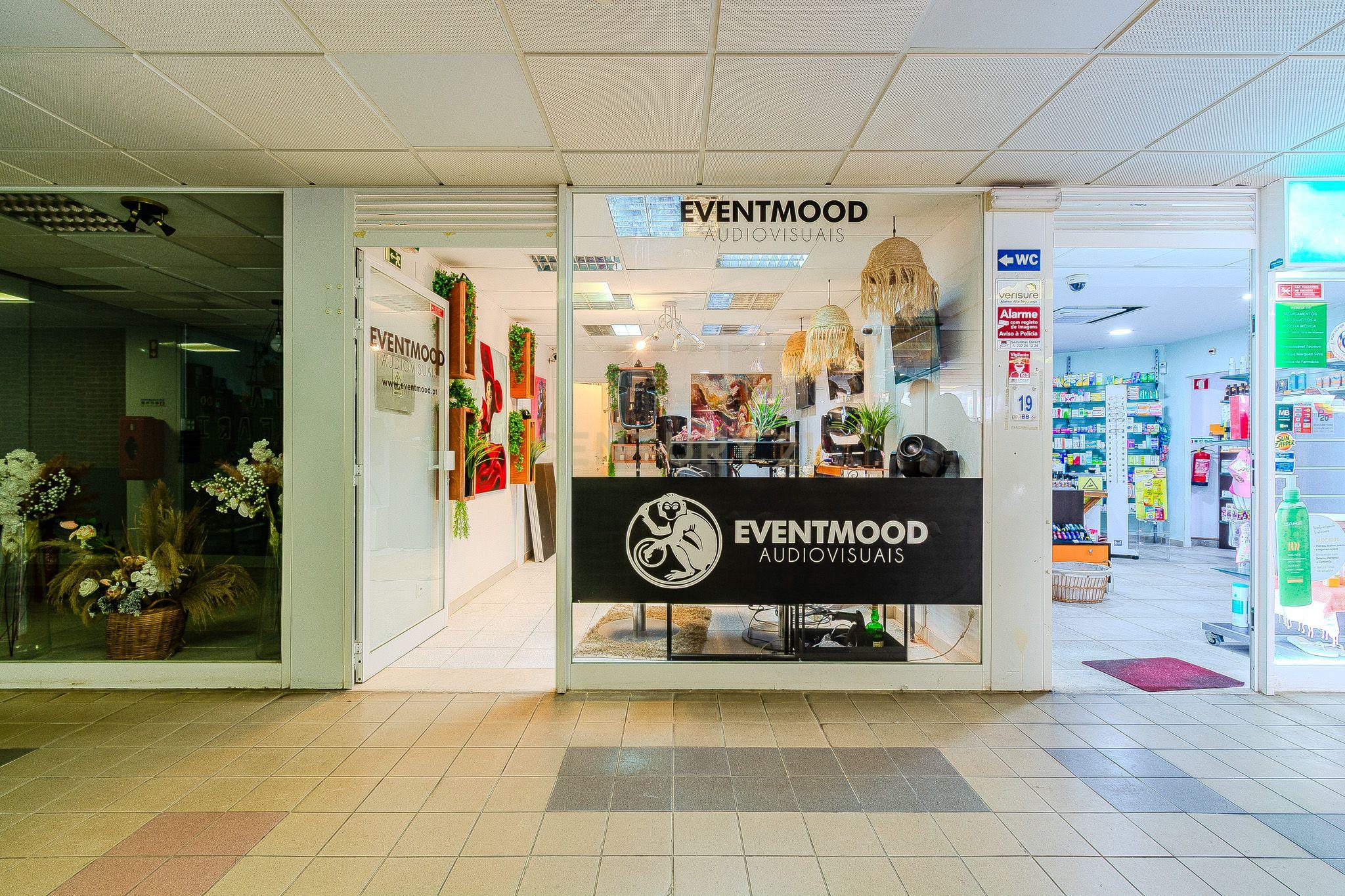 Duas Lojas Comerciais no Centro Comercial Borda d’Água -  Albufeira - Image 3