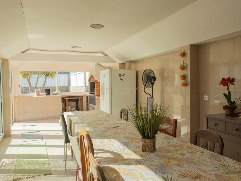 Moradia Isolada T4+2 com Piscina | Lazarim – Charneca da Caparica - Image 45
