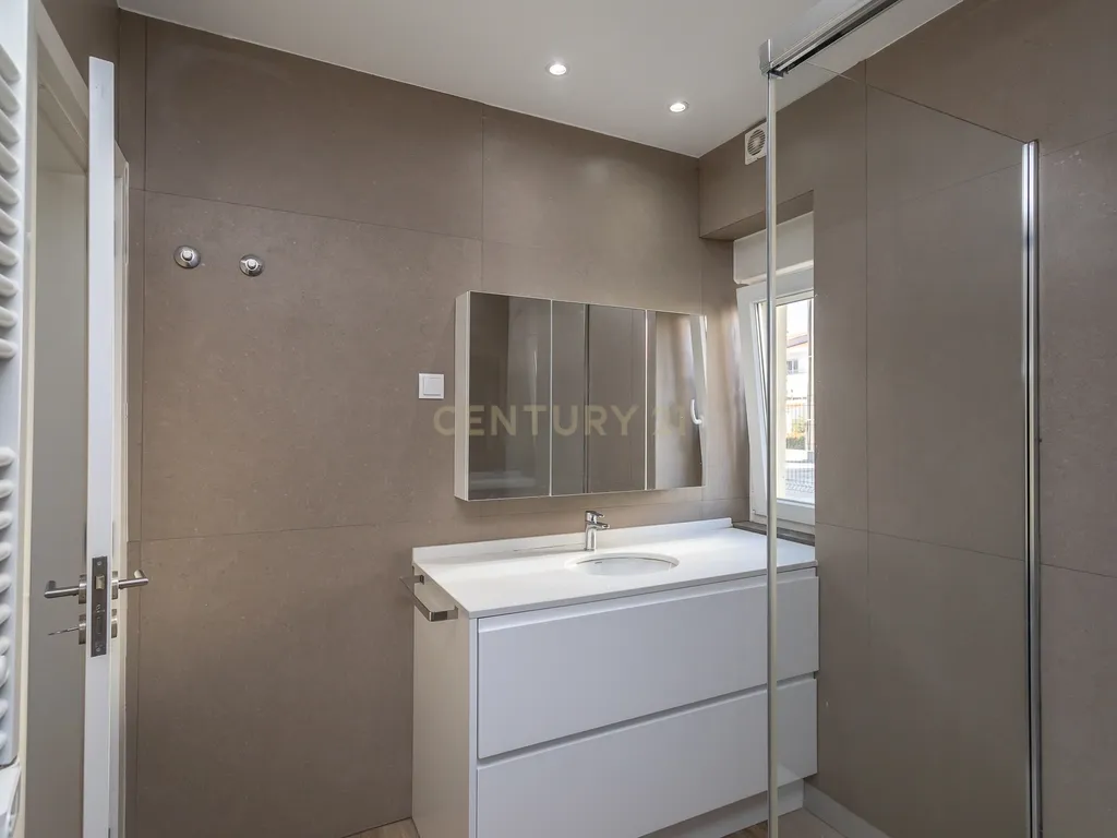 Apartamento no centro do Estoril - Image 18