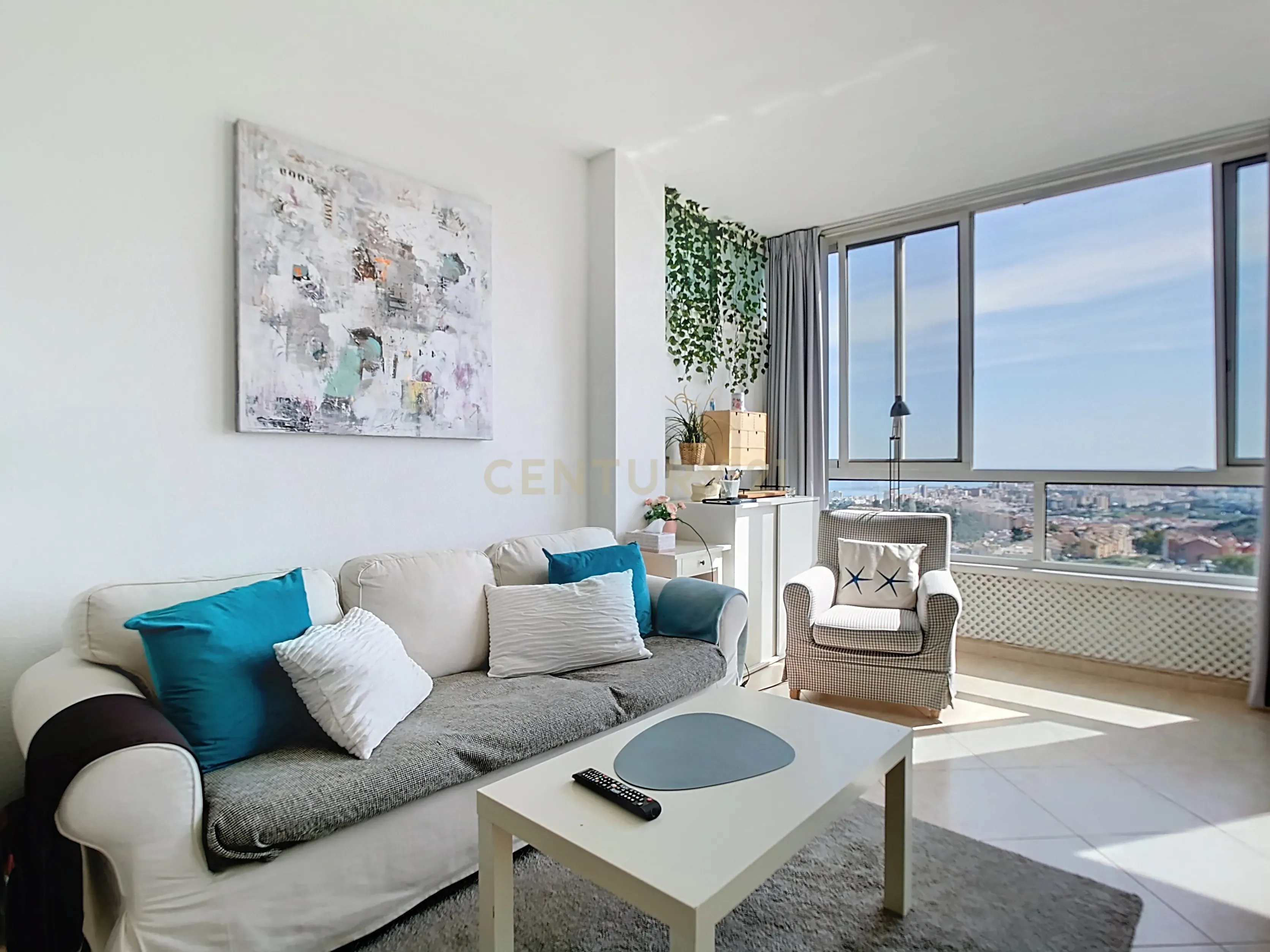 Apartamento Renovado com Vista Panorâmica em Málaga - Image 14