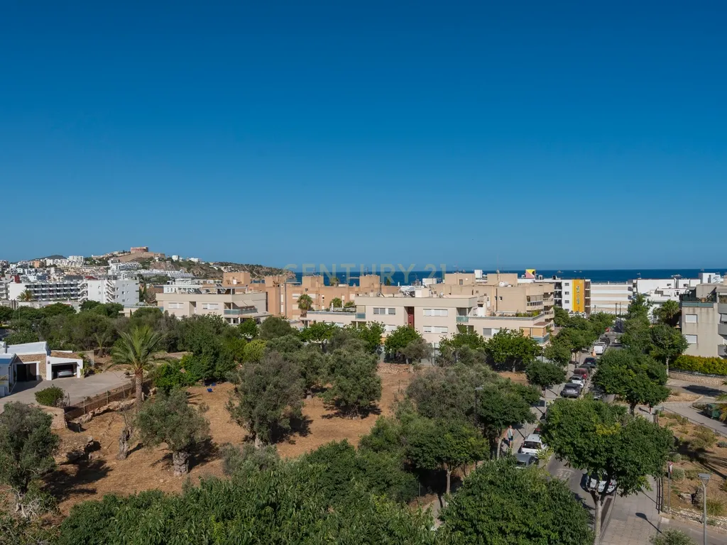 Luxuosa Moradia em Ibiza com Vista Mar e Piscina Privada - Image 38