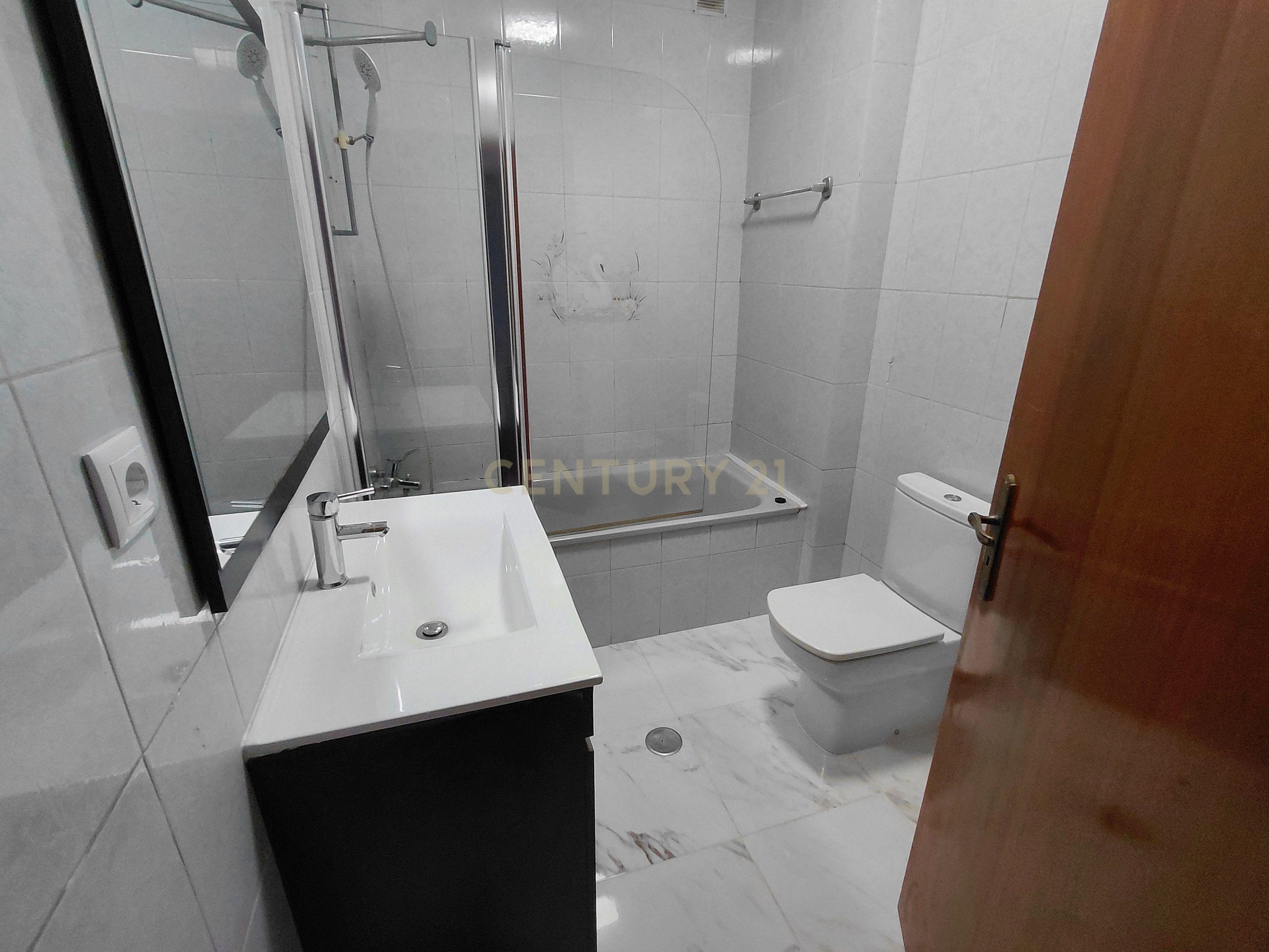 Fotografia 5 de Apartamento T2 + 1  Renovado em Santa Maria Maior, Chaves