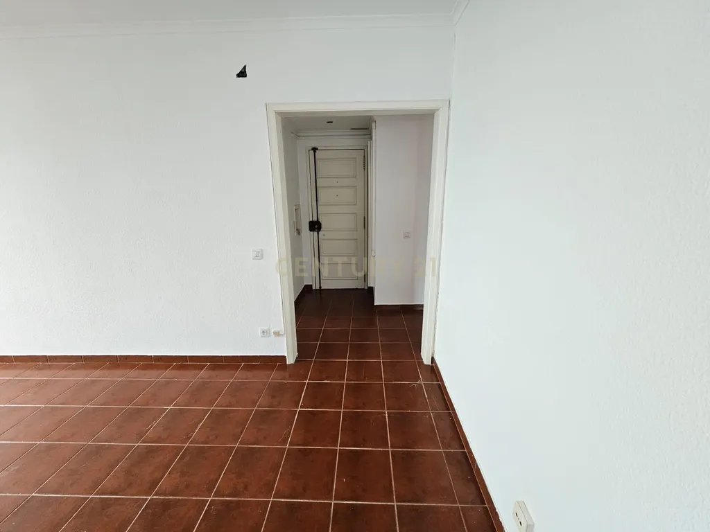 𝗔𝗽𝗮𝗿𝘁𝗮𝗺𝗲𝗻𝘁𝗼 𝗧𝟮 à 𝘃𝗲𝗻𝗱𝗮 𝗻𝗮 𝗗𝗮𝗺𝗮𝗶𝗮 – 𝟲𝟴𝗺𝟮 𝗰𝗼𝗺 𝘃𝗮𝗿𝗮𝗻𝗱𝗮𝘀 - Image 4