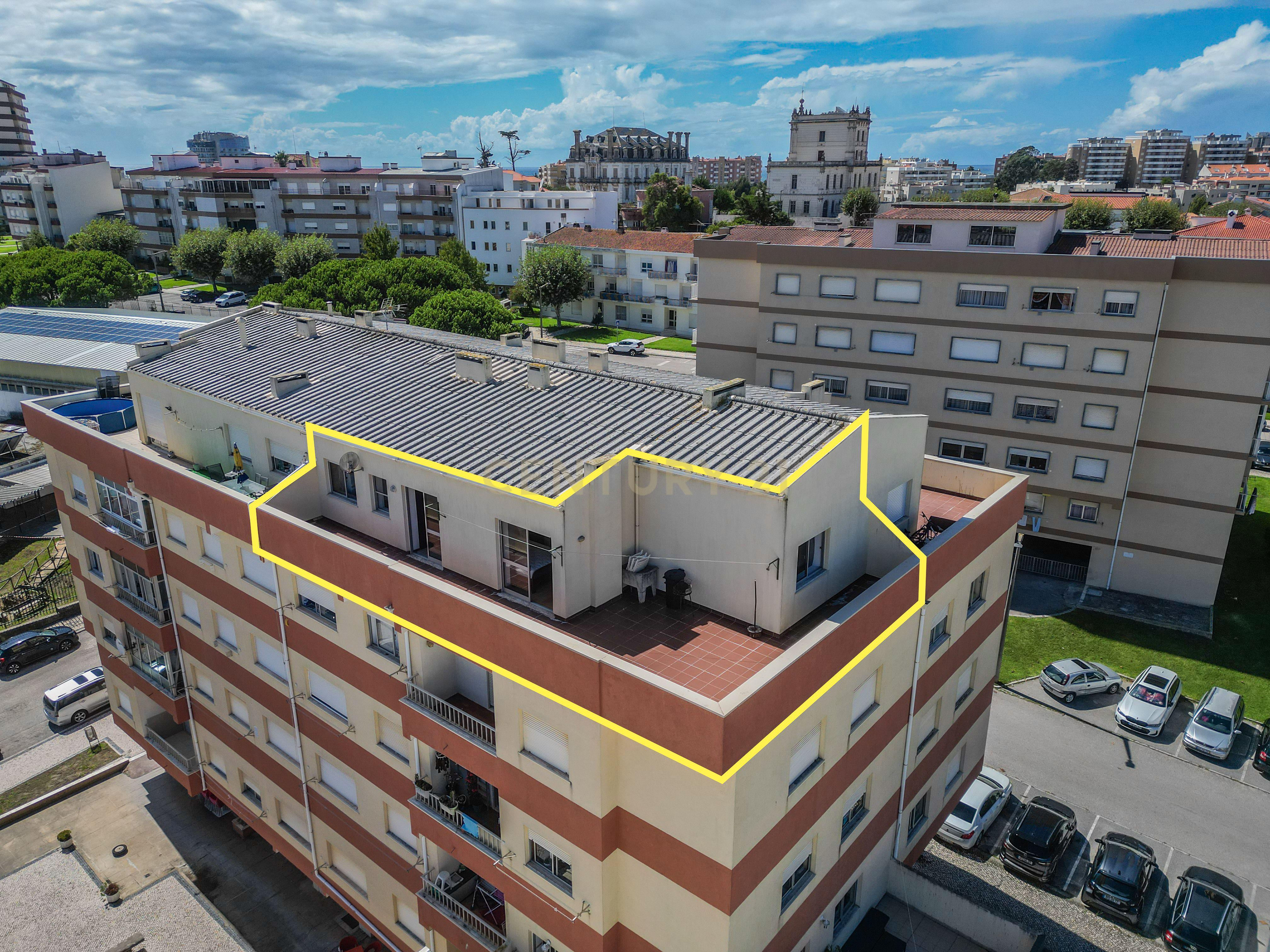Apartamento T1+1 com terraço no centro da Figueira da Foz